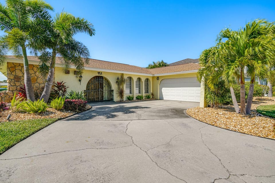 Canal-Front Cape Coral Family Home: Pets Welcome House in Cape Coral