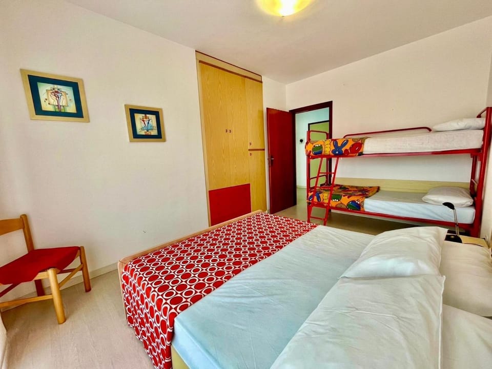 Bed, Decorative detail, Bedroom