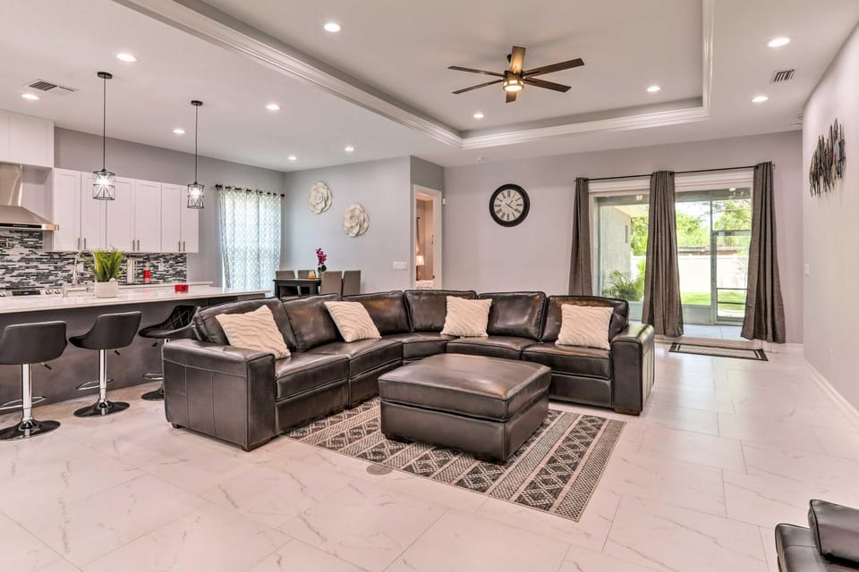St Pete Escape w/ Patio & Yard: 6 Mi to Beach House in St Petersburg