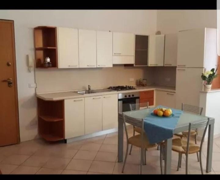 Dining area, oven, stove