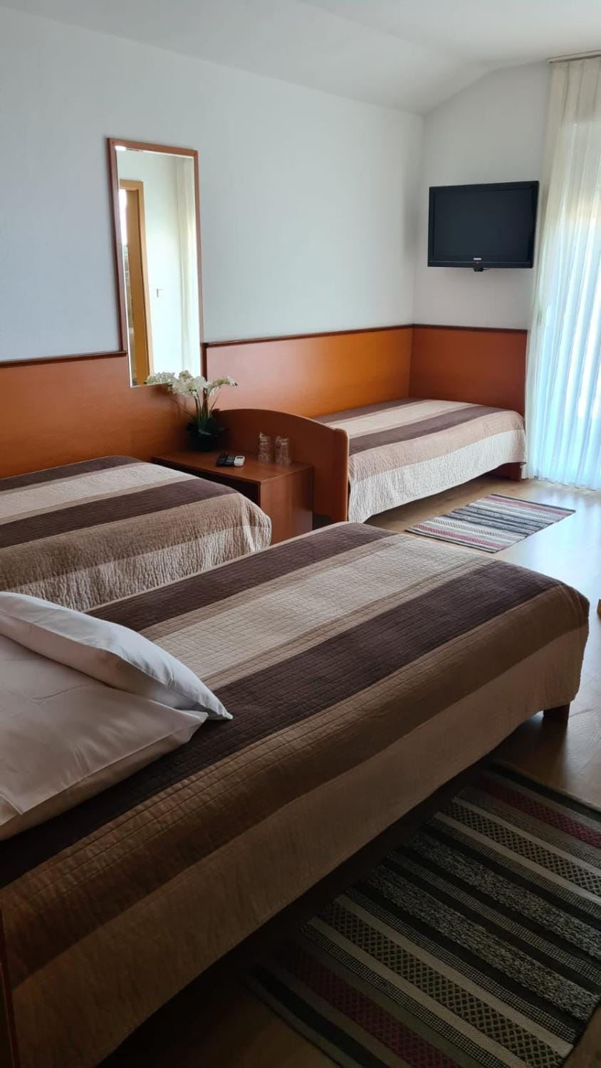 SOBE/ROOMS RIVA Bed and Breakfast in Zadar