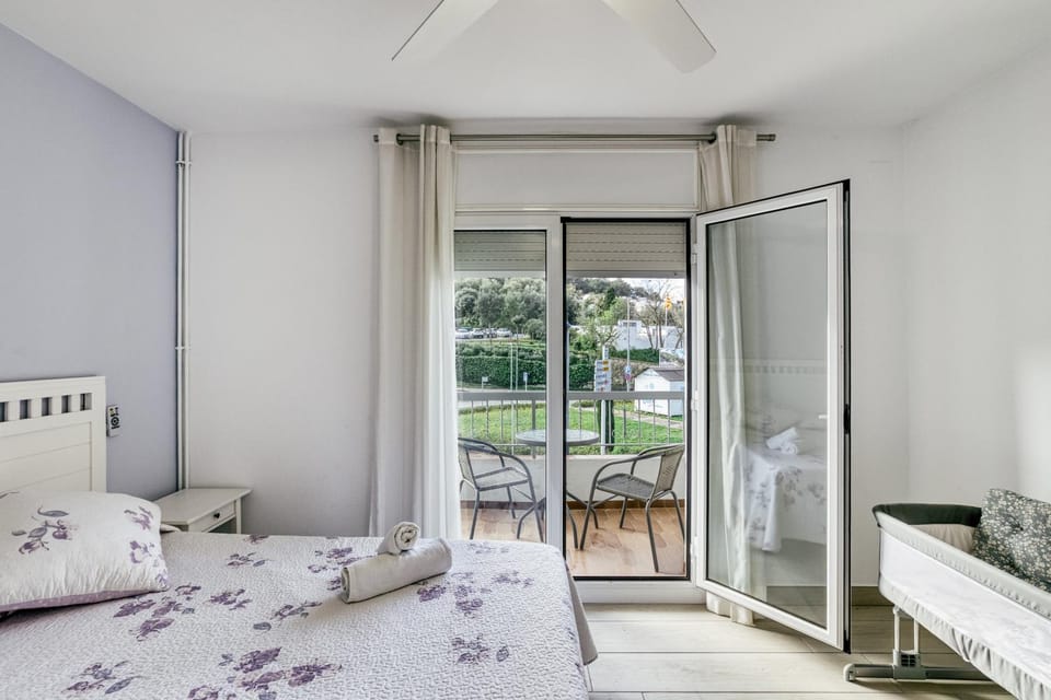 Property building, Living room, Bedroom