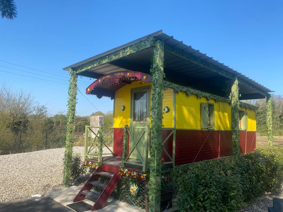 Roulotte pour une nuit en amoureux tout équipée.. House in Hauts-de-France