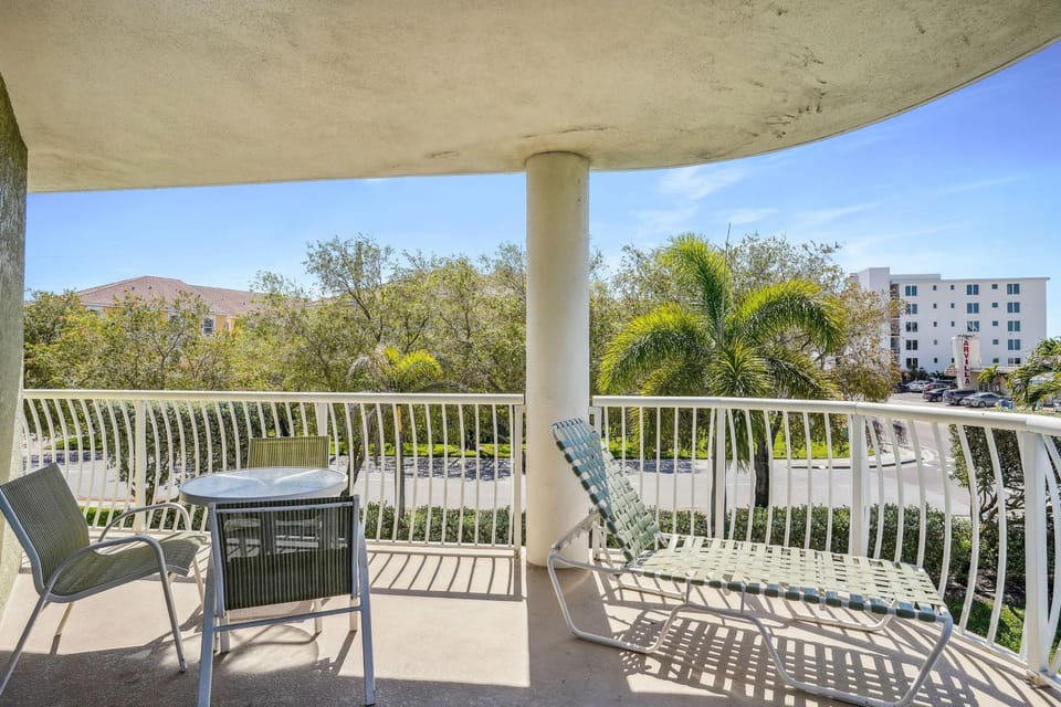 Crystal Palms 201 House in Treasure Island