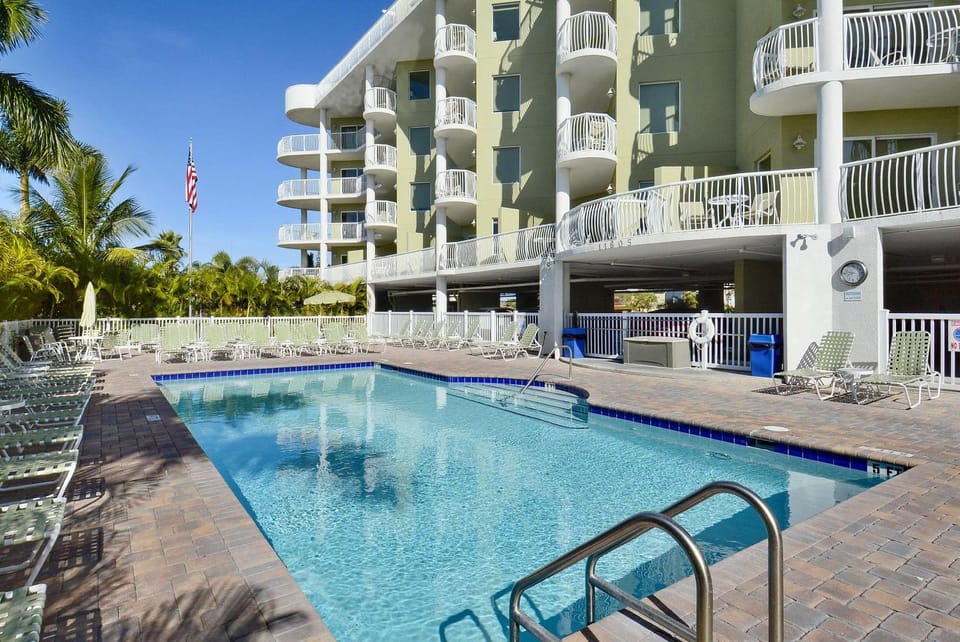 Crystal Palms 201 House in Treasure Island