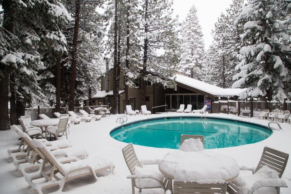 Property building, Winter, Swimming pool