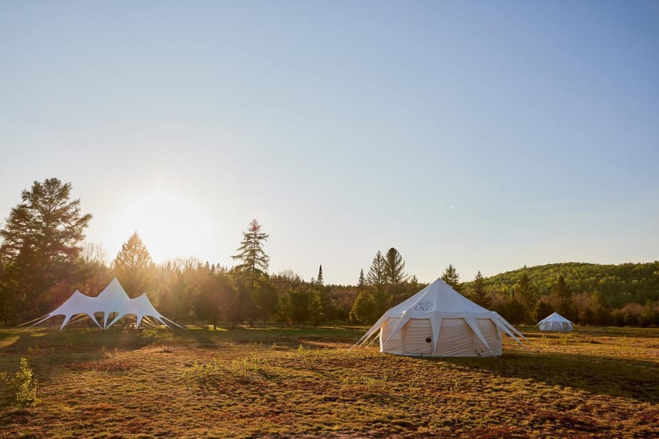 Hôtel UNIQ - Domaine Saint-Bernard - Tentes Glamping Luxury tent in Mont-Tremblant