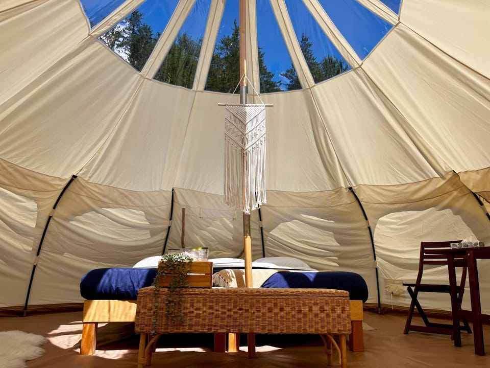 Hôtel UNIQ - Domaine Saint-Bernard - Tentes Glamping Luxury tent in Mont-Tremblant