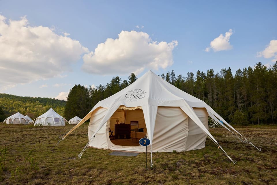 Hôtel UNIQ - Domaine Saint-Bernard - Tentes Glamping Luxury tent in Mont-Tremblant