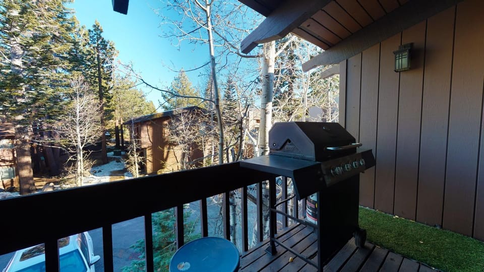 Mammoth Estates Condo - Near Village at Mammoth & Pet Friendly Apartment in Mammoth Lakes