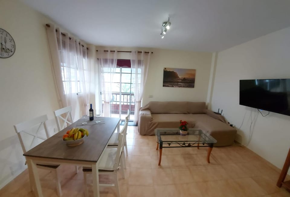 Living room, Seating area, Dining area, Evening entertainment