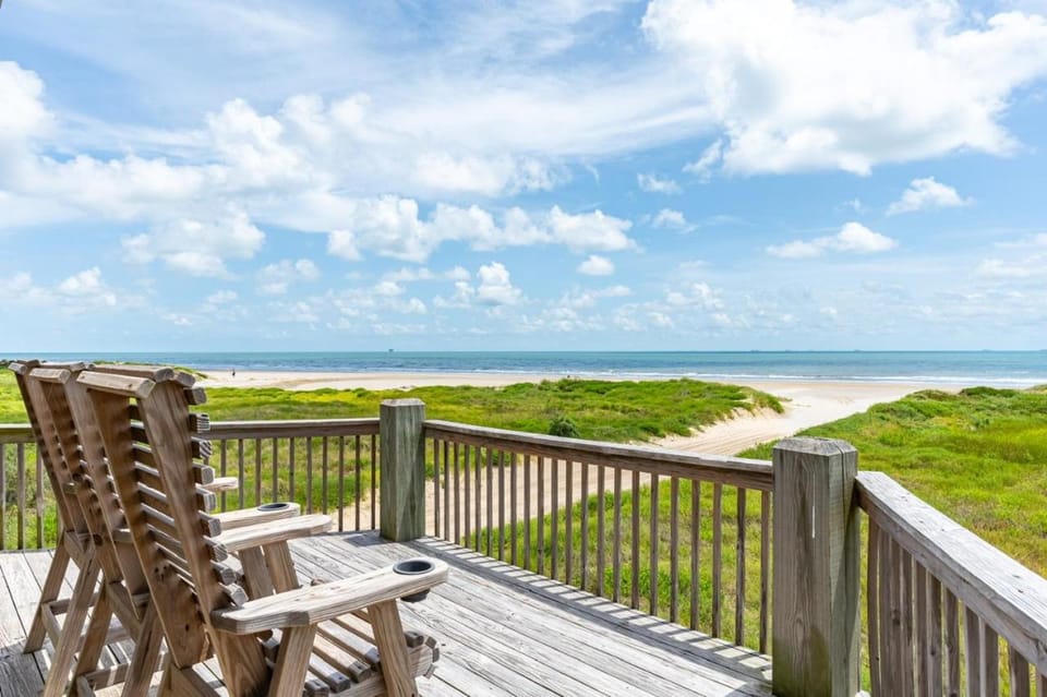 Beaches Be Trippin' home House in Bolivar Peninsula
