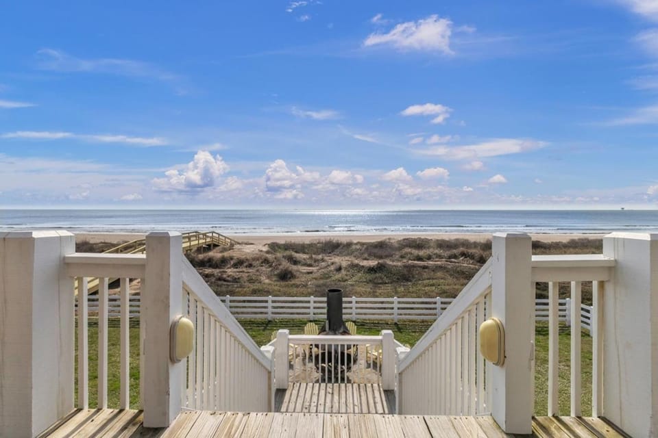 Sunrise, Sunburn, Sunset, Repeat home House in Bolivar Peninsula