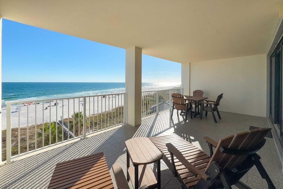 View (from property/room), Balcony/Terrace, Dining area, Beach, Sea view