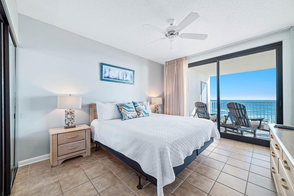 Bed, Balcony/Terrace, Bedroom, Sea view