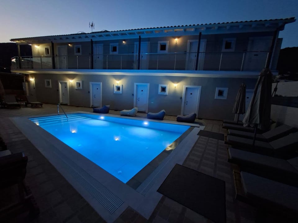 Pool view, Swimming pool