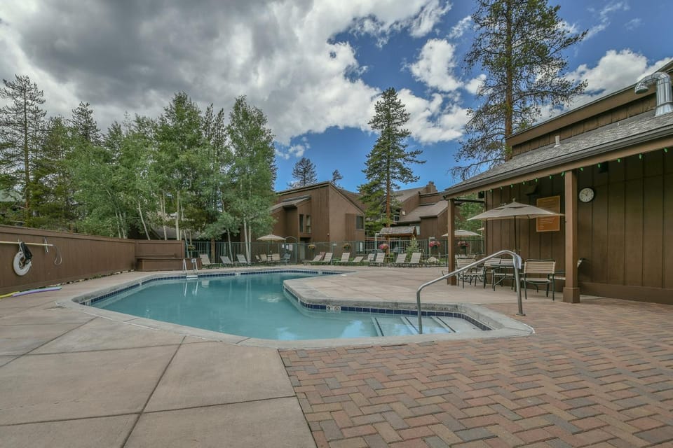 Wild Irishman 1032 with SummitCove Lodging in Colorado House in Keystone
