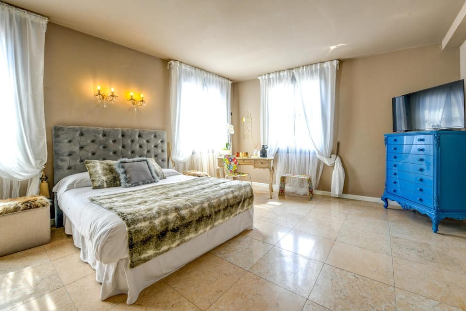 Prestige Suite Sirmione Bed and Breakfast in Sirmione