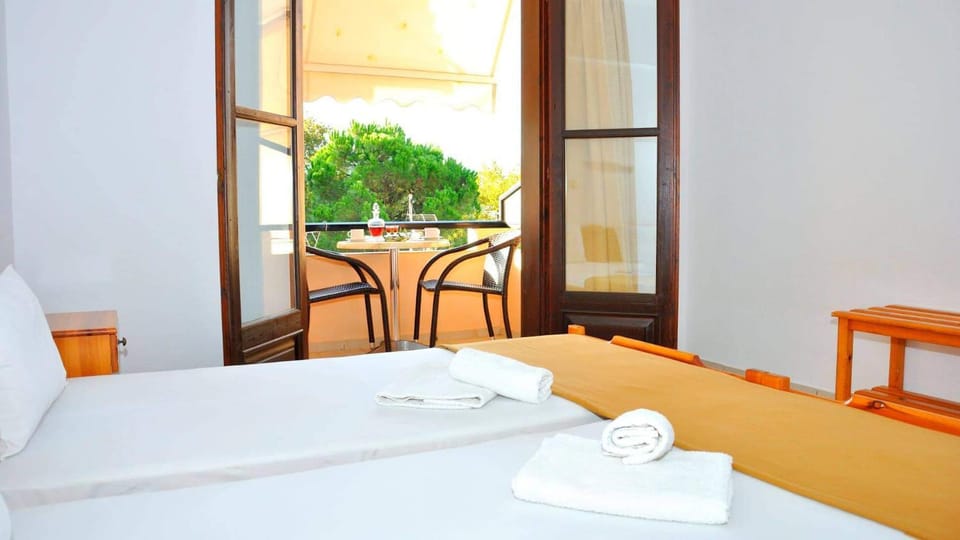 Balcony/Terrace, Photo of the whole room, Garden view