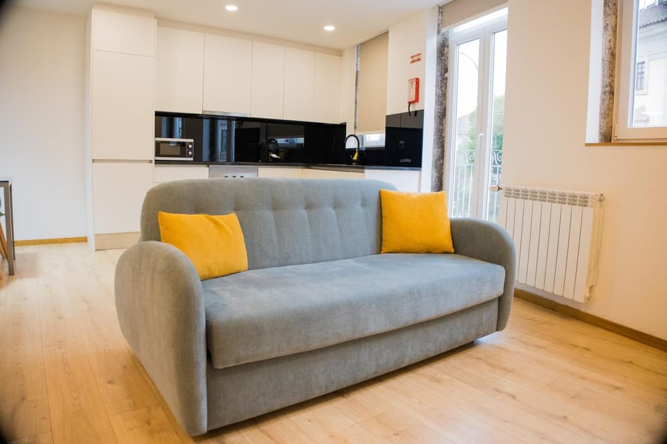 Kitchen or kitchenette, Living room, Seating area, stove