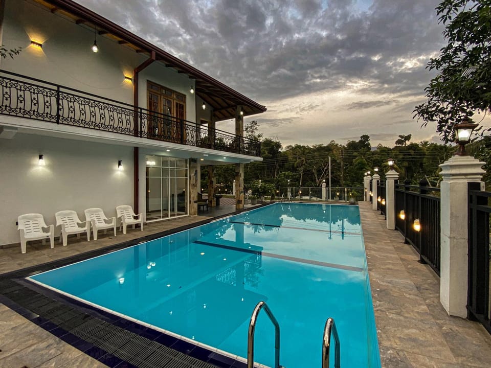 Danisco Leisure Bunglow Hotel in Central Province