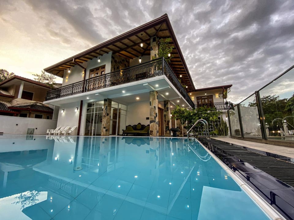 Danisco Leisure Bunglow Hotel in Central Province