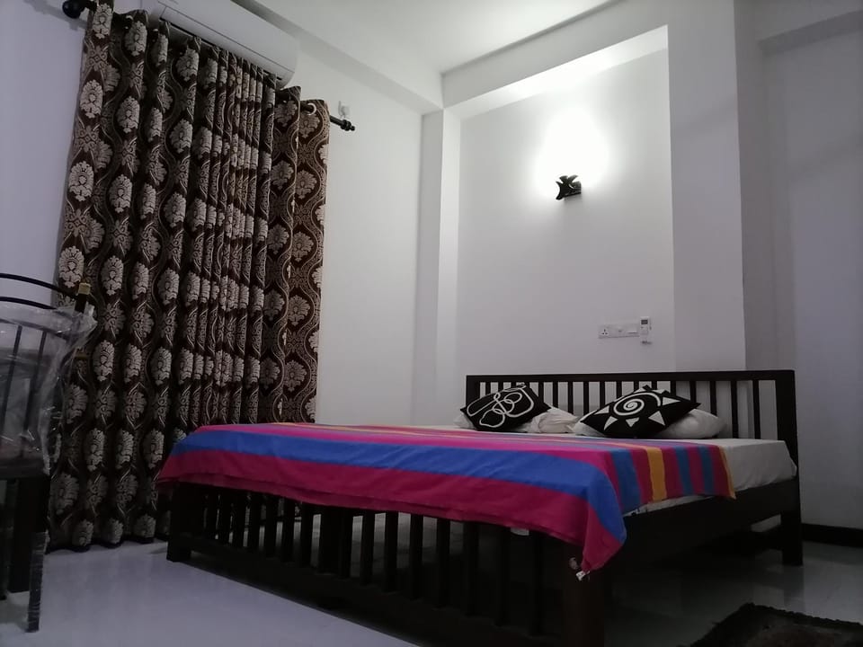 Bed, Photo of the whole room