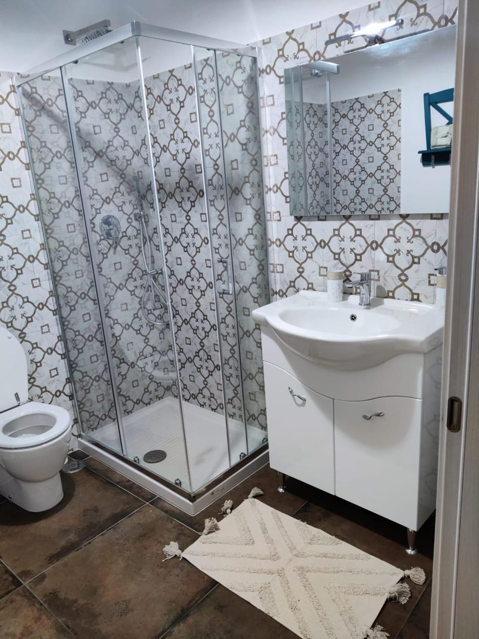 Shower, Toilet, Bathroom