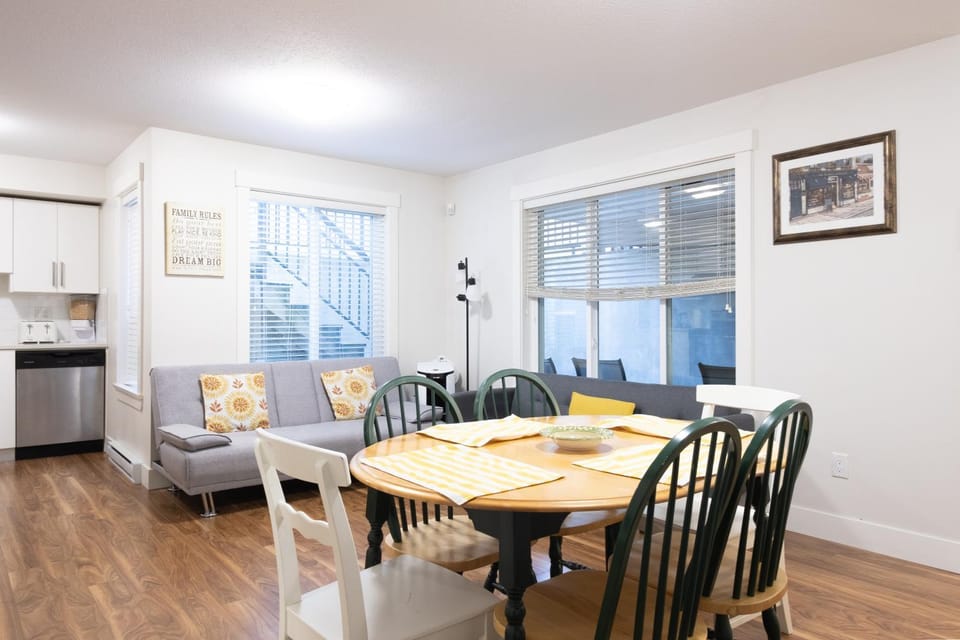 Modern yet comfy 3 bed suite in Surrey House in Surrey