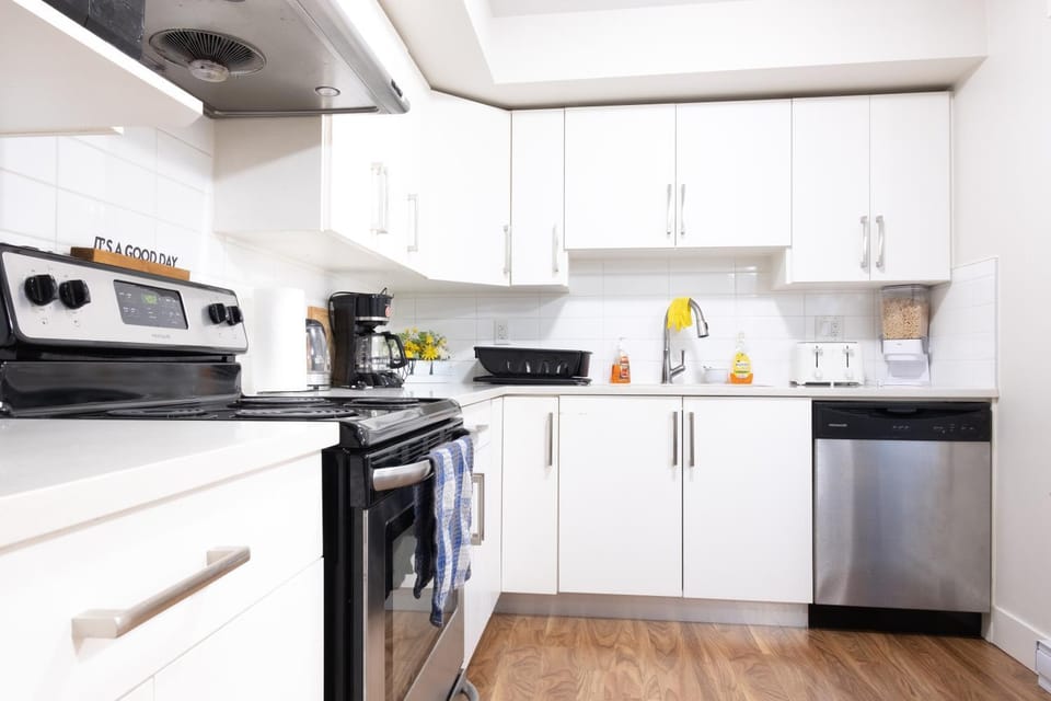 Modern yet comfy 3 bed suite in Surrey House in Surrey