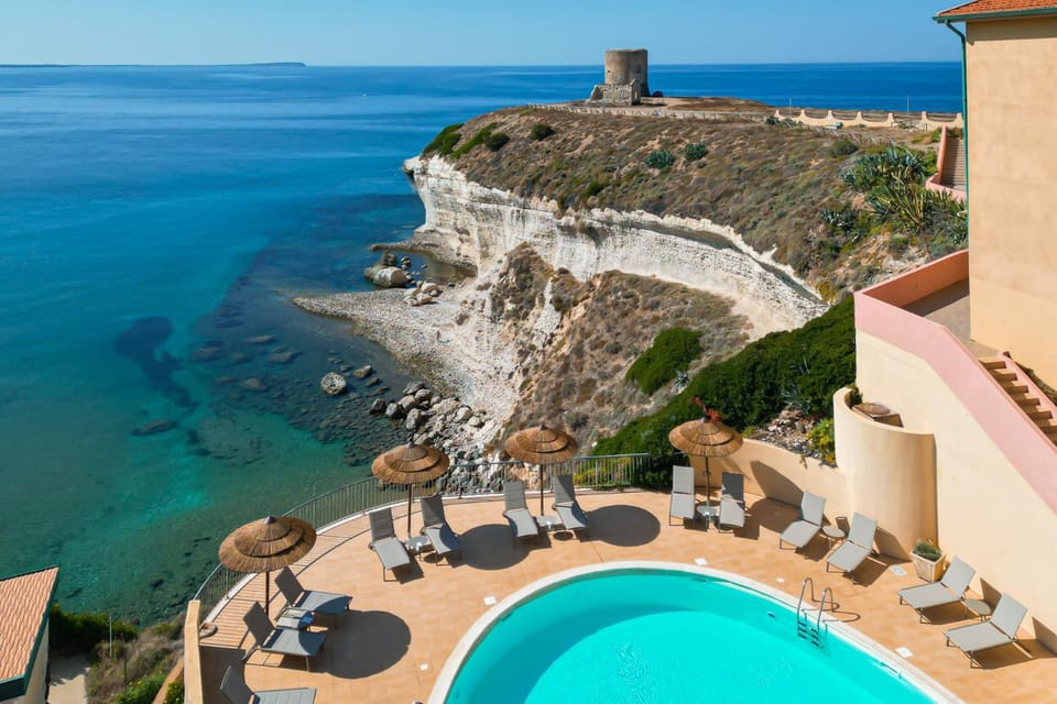 Property building, Bird's eye view, Sea view, Swimming pool