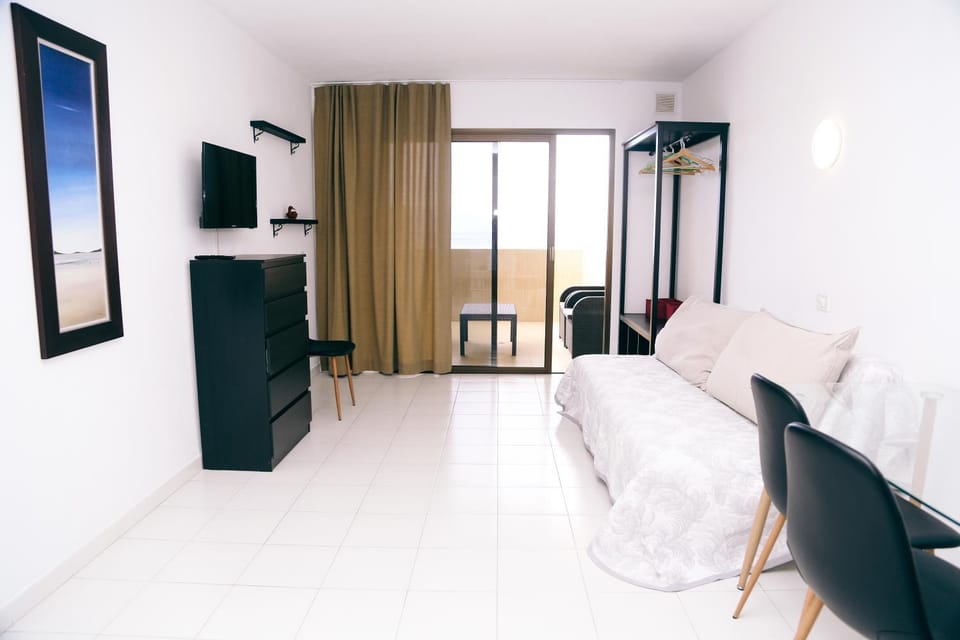 Studio Jacaranda Apartment in Acantilados de Los Gigantes