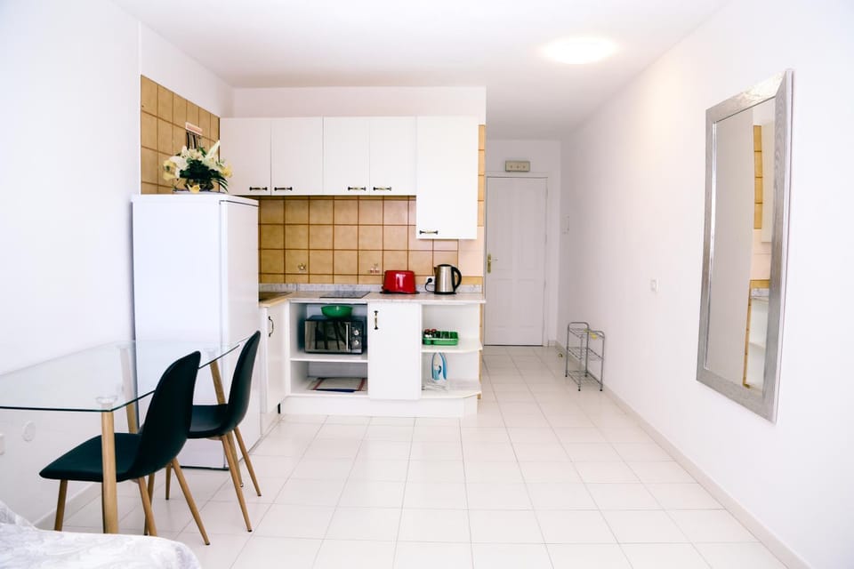 Studio Jacaranda Apartment in Acantilados de Los Gigantes