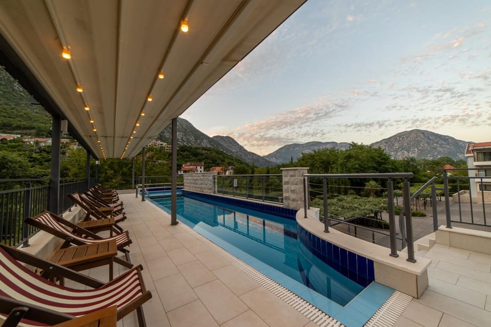 Day, View (from property/room), Swimming pool, sunbed