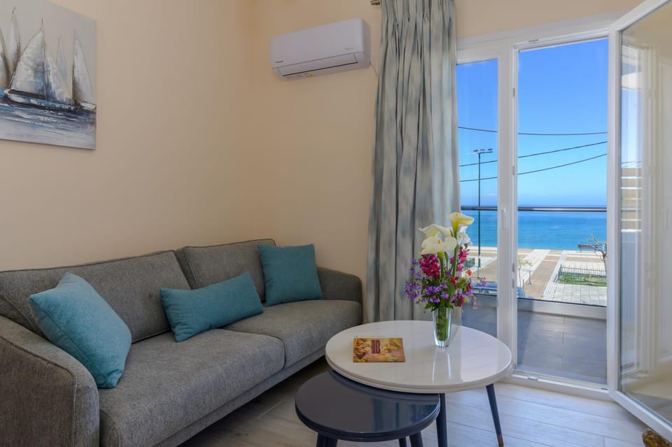 Natural landscape, Living room, Seating area, Sea view, air conditioner