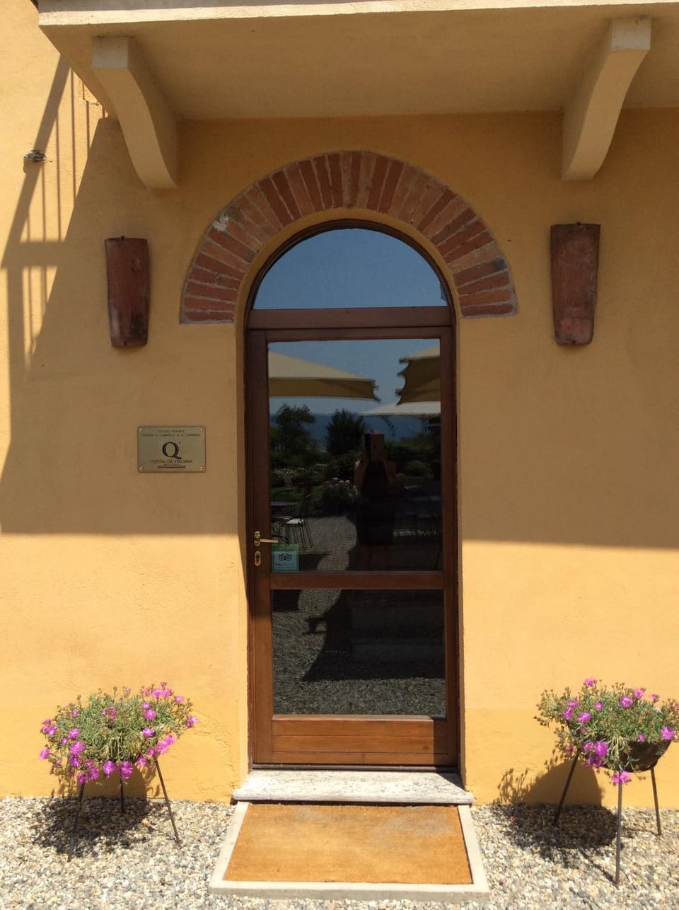 Facade/entrance