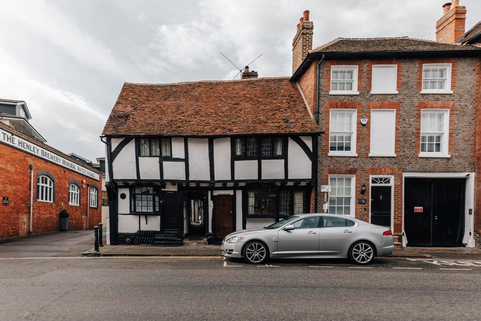 Property building, Facade/entrance, Neighbourhood