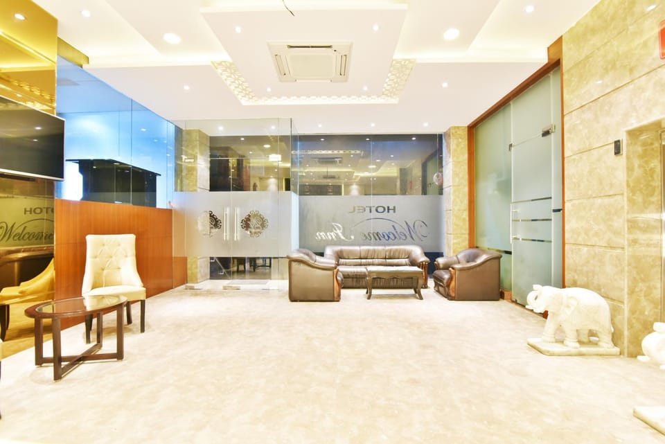 Facade/entrance, Seating area