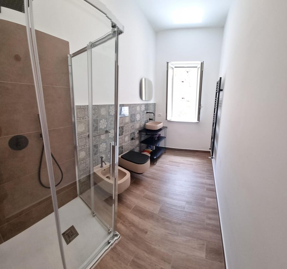 Shower, Toilet, Bathroom, heating