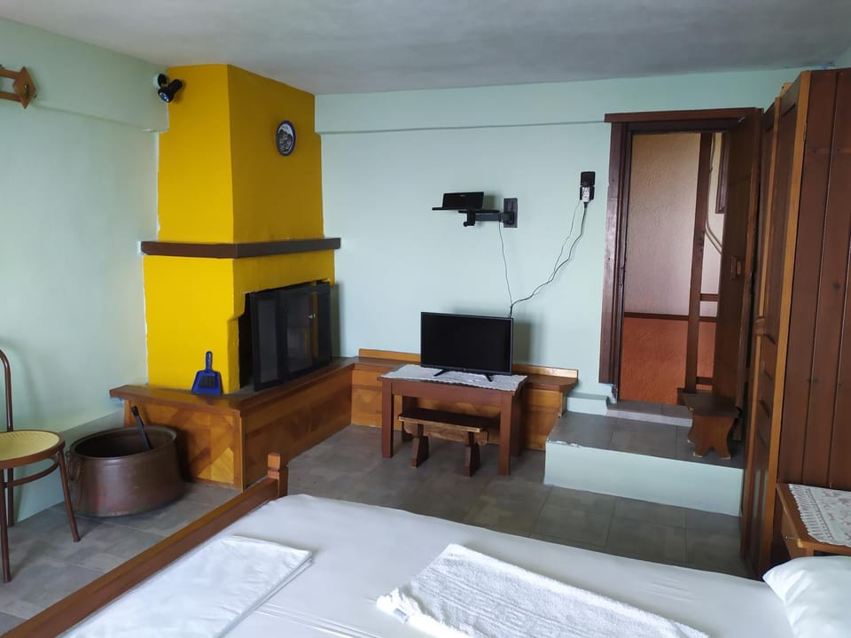 TV and multimedia, Photo of the whole room, Seating area