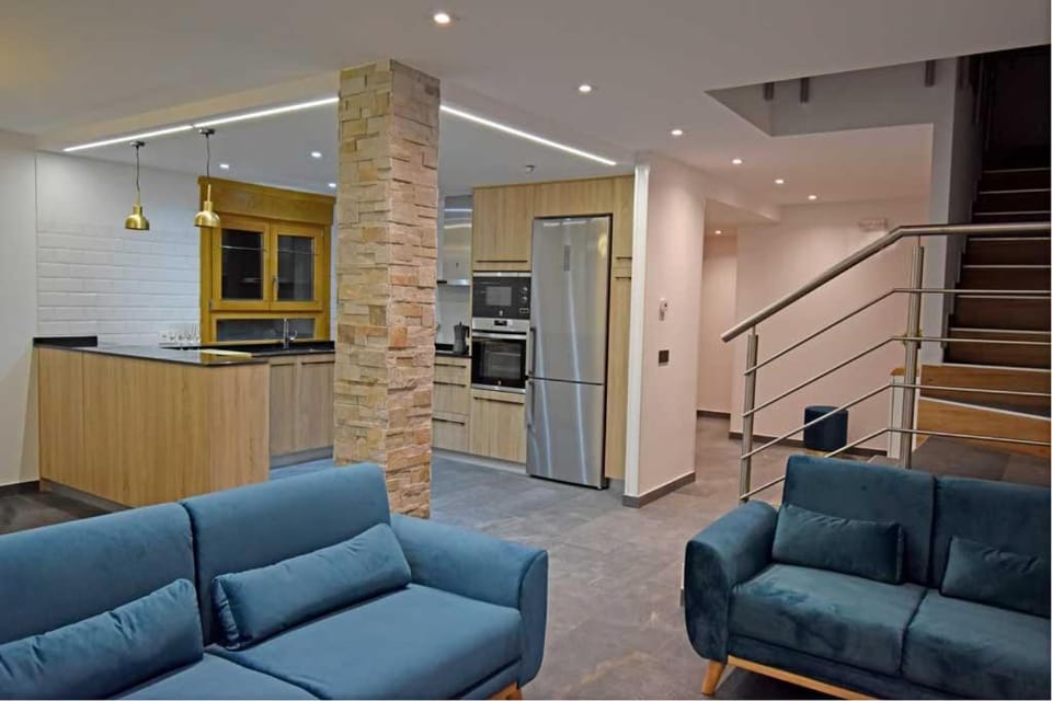 Kitchen or kitchenette, Living room