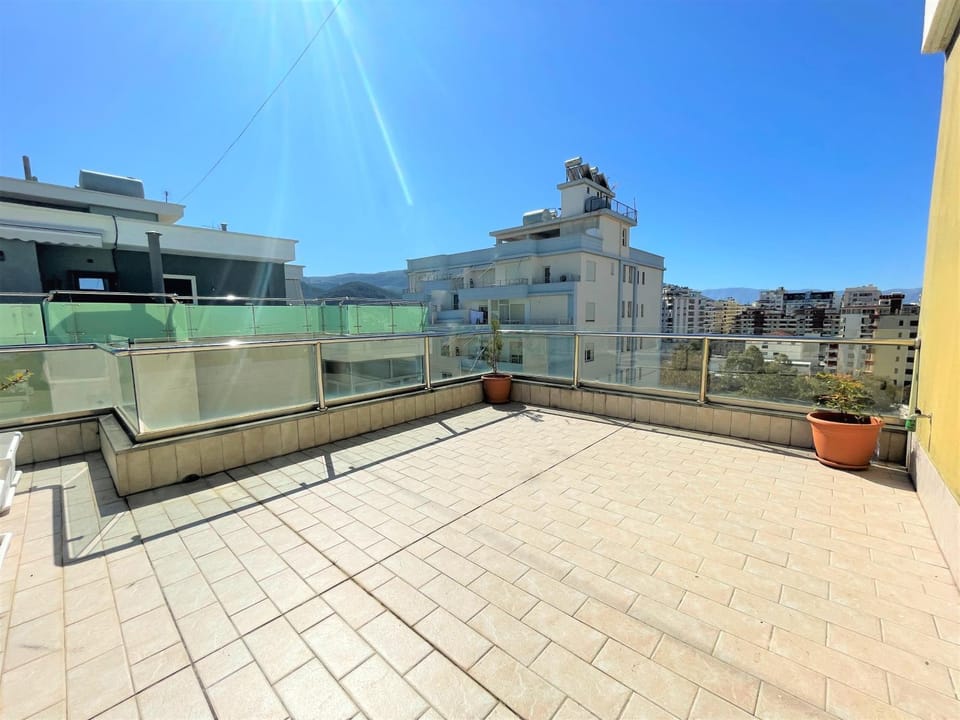 Neighbourhood, Balcony/Terrace