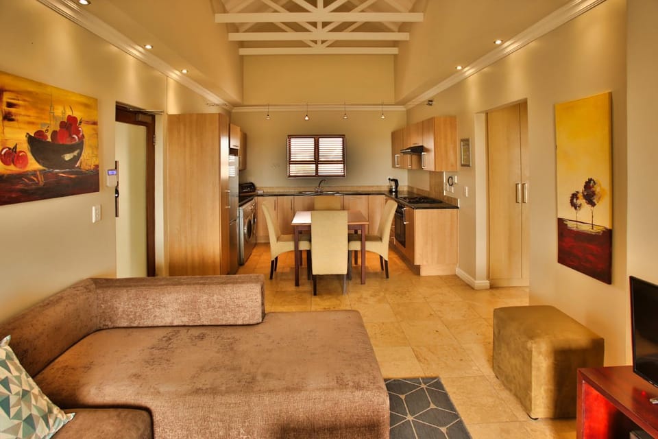 Seating area, Dining area, kitchen