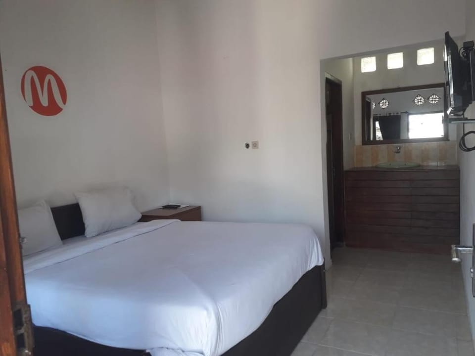 Mugeni Homestay Bed and Breakfast in Batu Layar