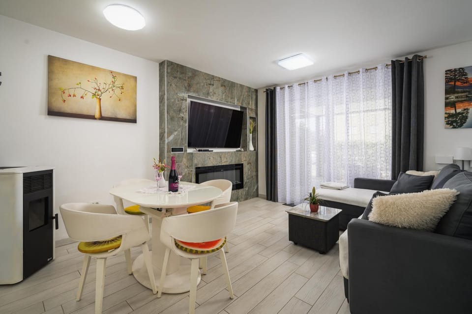 TV and multimedia, Living room