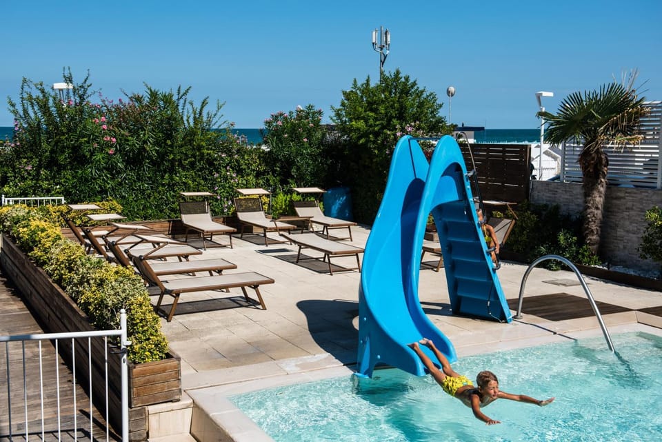 Garden, Solarium, Swimming pool, children