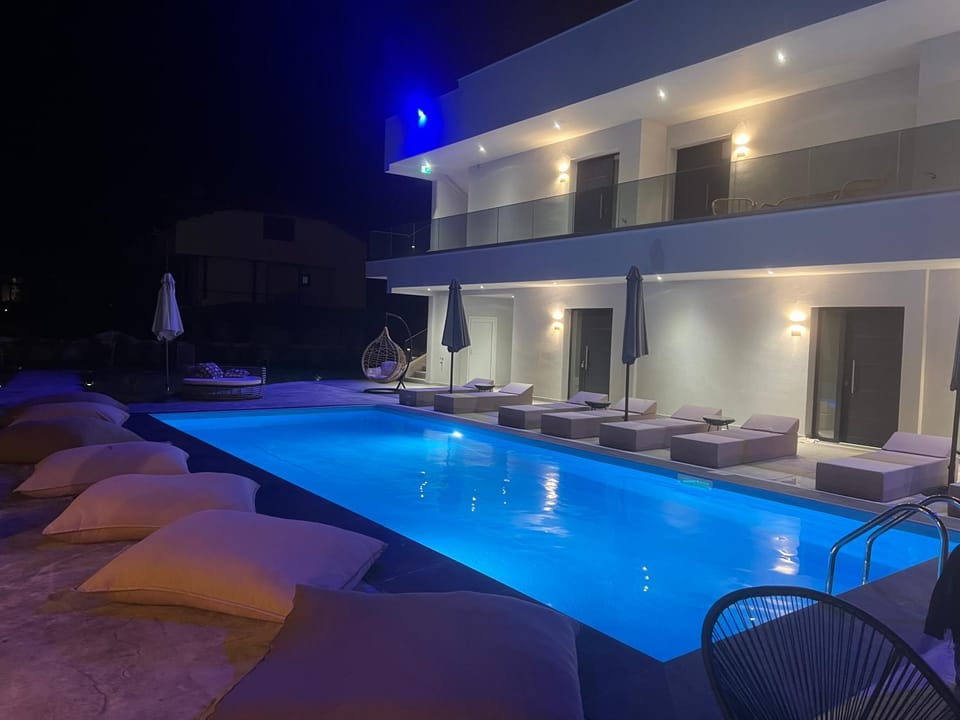 Property building, Swimming pool