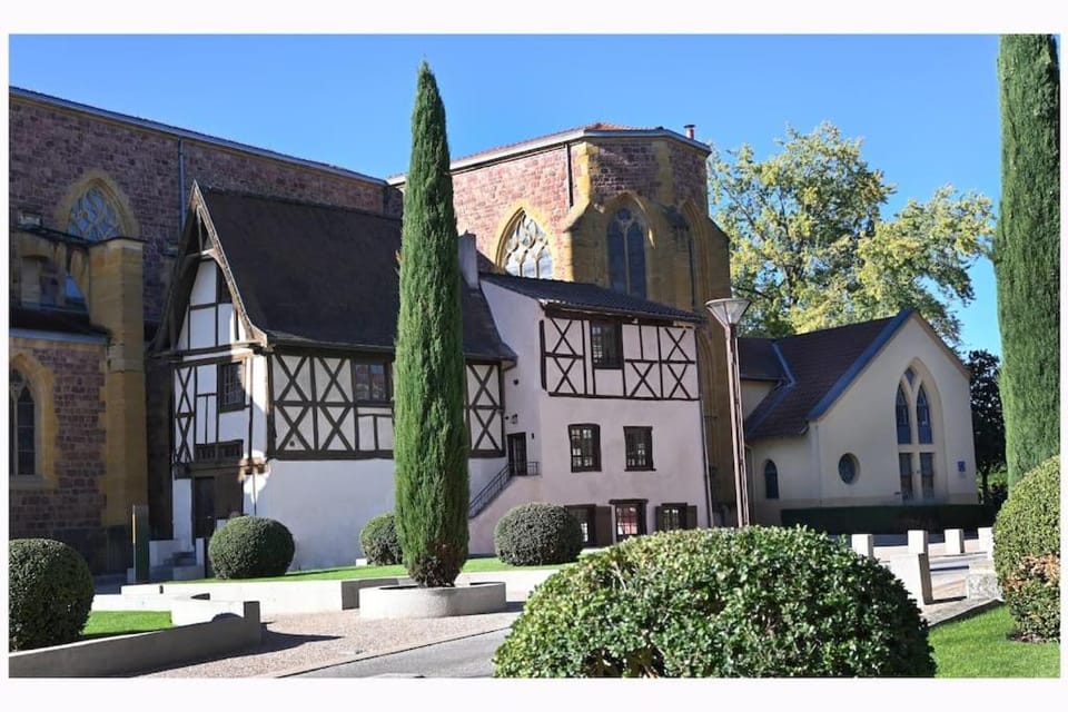 Property building, Day