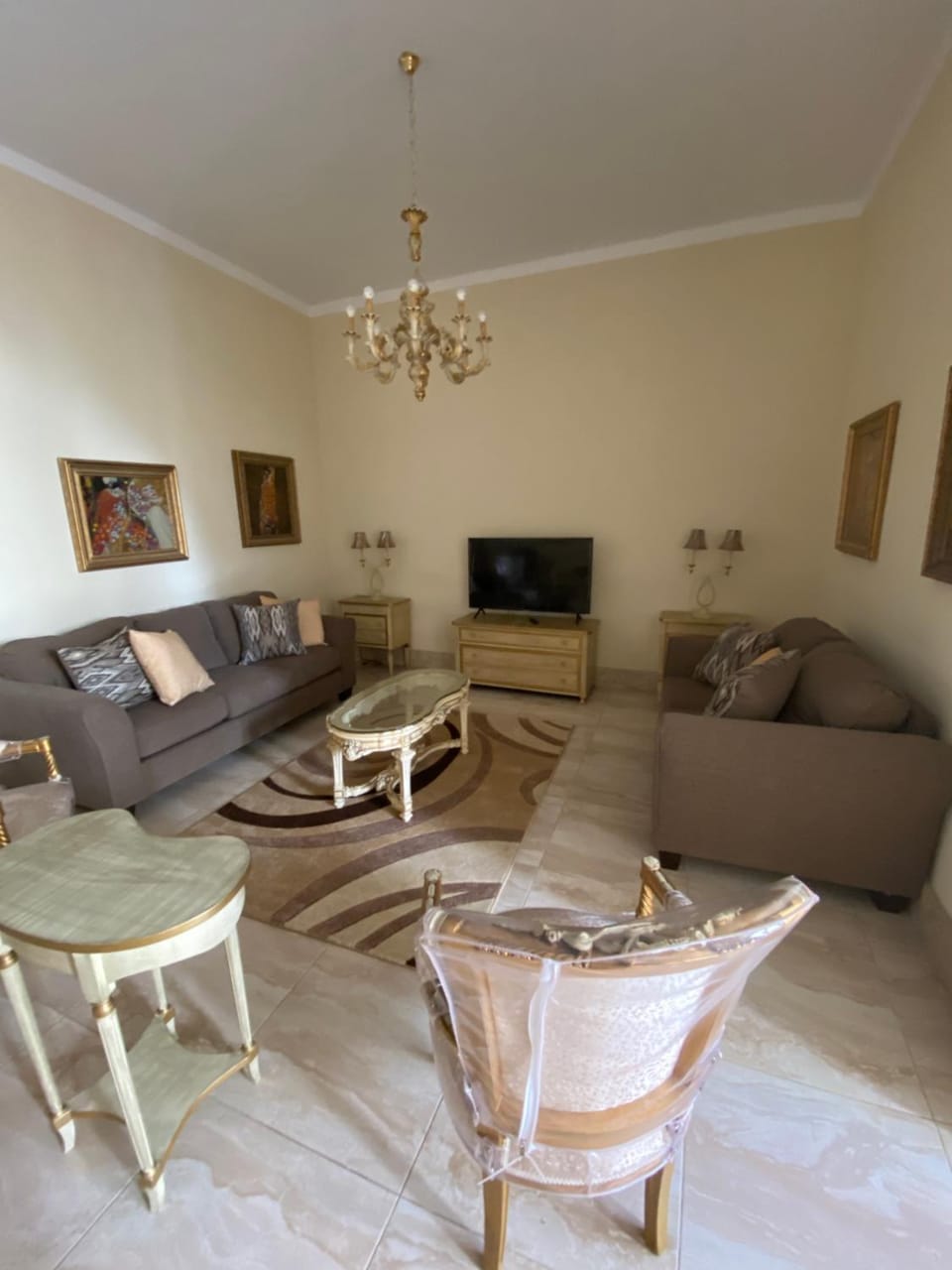 Communal lounge/ TV room, TV and multimedia, Living room, Seating area, Evening entertainment