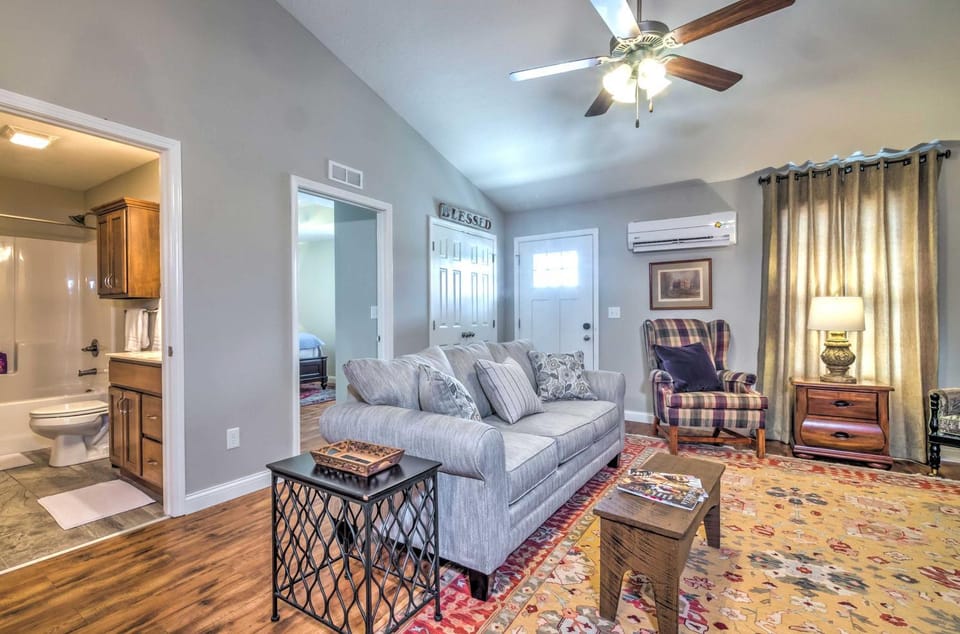 Pet-Friendly Brownsville Retreat w/ Porch! Apartment in Kentucky